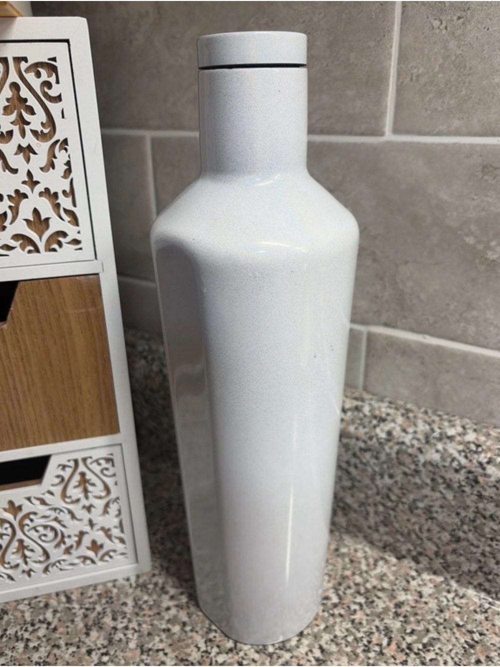 ๐ Corkcicle White Glossy Insulated Bottle with Pink Logo - Picture 2 of 6